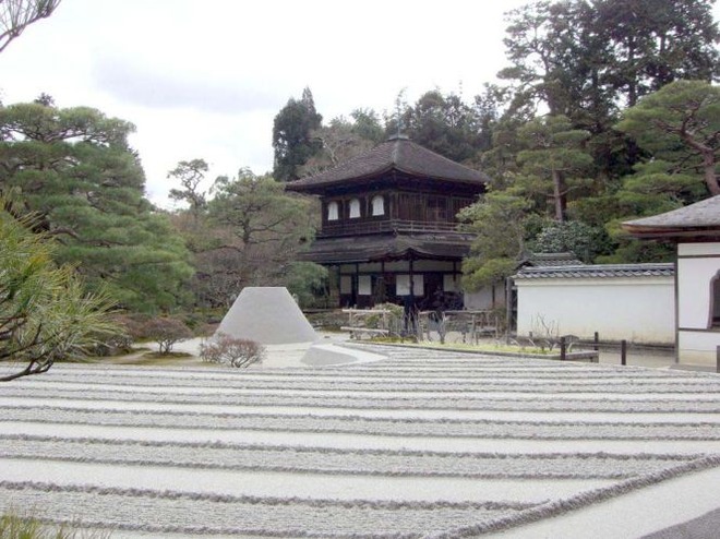 01向月台と銀閣mid