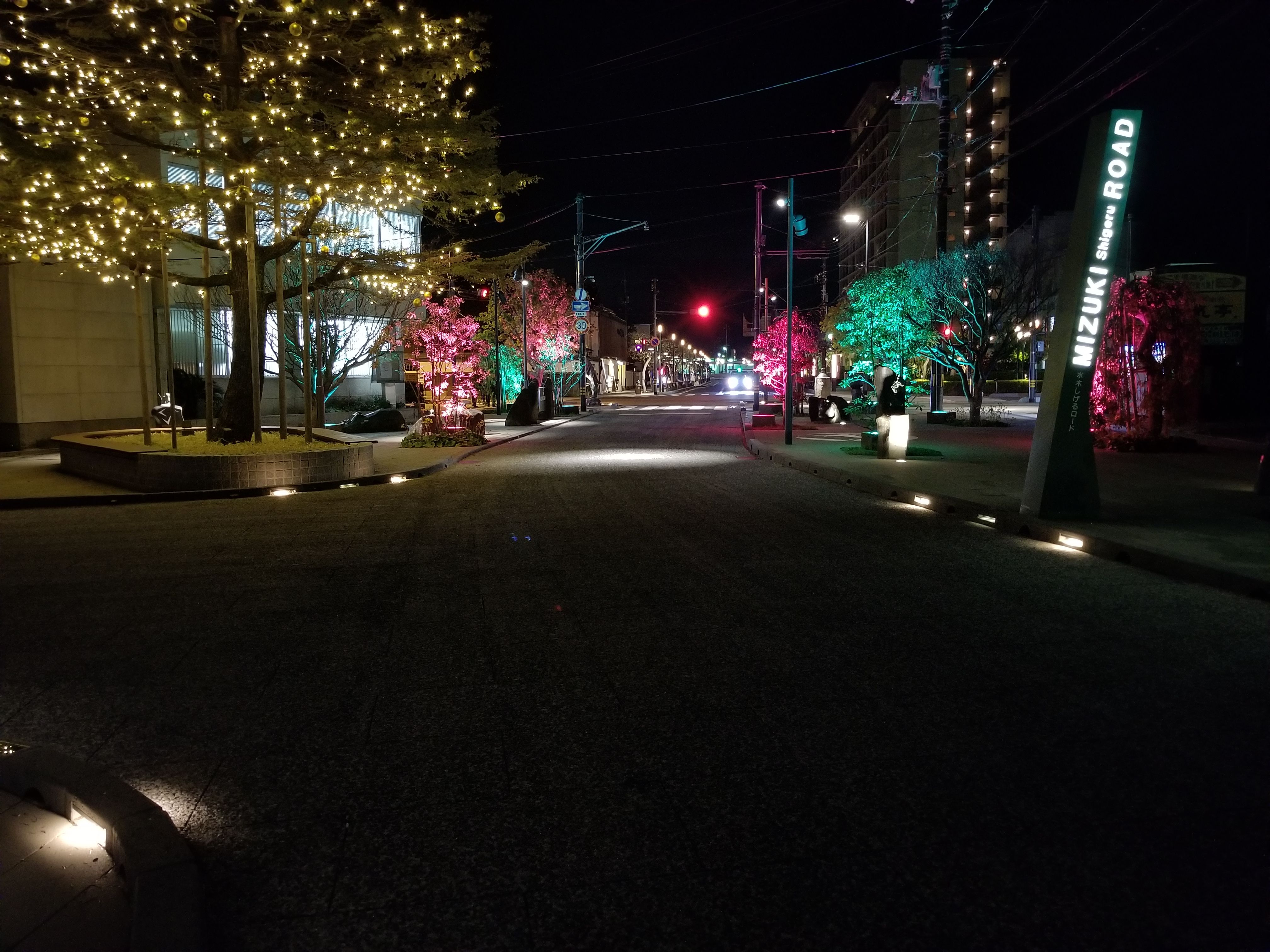 クリスマス影絵19 今年も登場します 必見 12 25日まで 水木しげるロード 妖怪神社スタッフのブログ クリスマス影絵19 今年も登場します 必見 12 25日まで 水木しげるロード 妖怪神社スタッフのブログ
