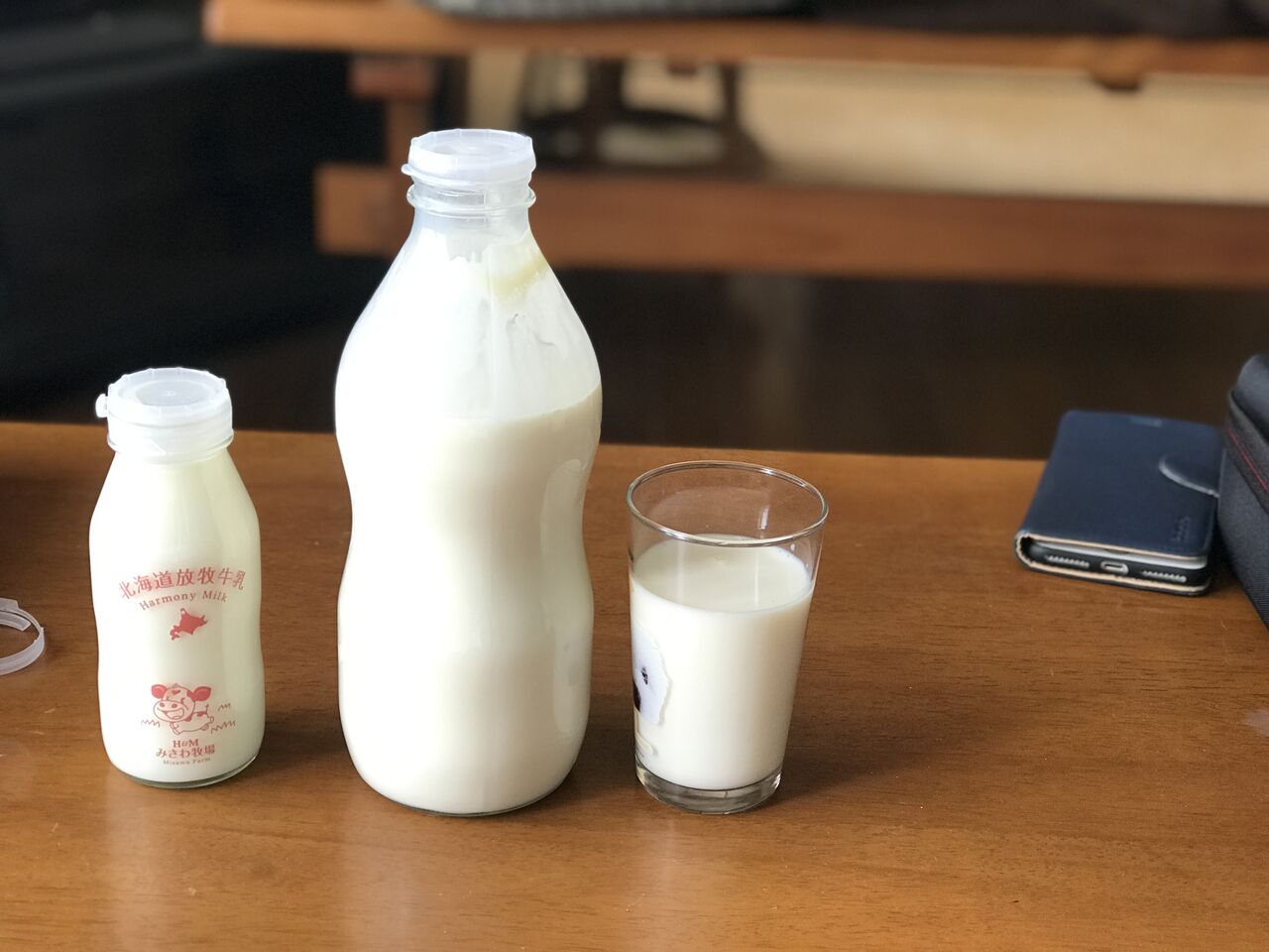 ブラウンスイスの牛乳を求めて ラクエンノ セイカツ Making Of Cafe E Den カフェ エデン