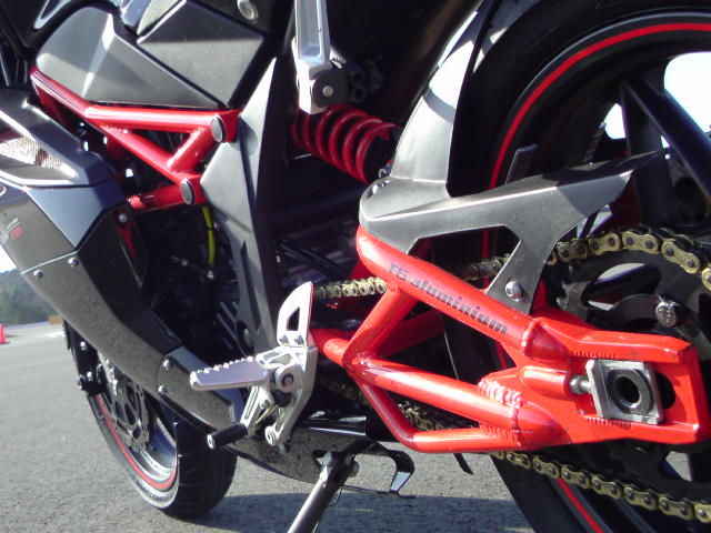 Megelli 250r メガリ最新追加（超サブ）情報 : ヤングマシン編集部