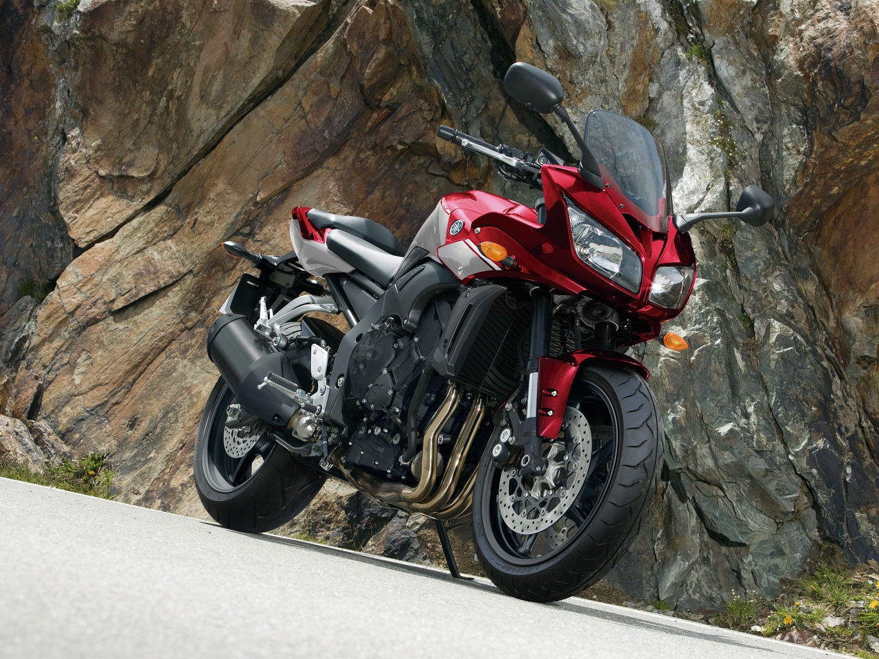 【期間限定値下げ】【絶版】Yamaha Grand Prix 350 ヤマハが「YZF-R25」の2022年モデルを発売！ 240台限定のWGP参戦