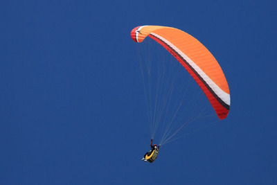 paraglider-871282057902dqNX