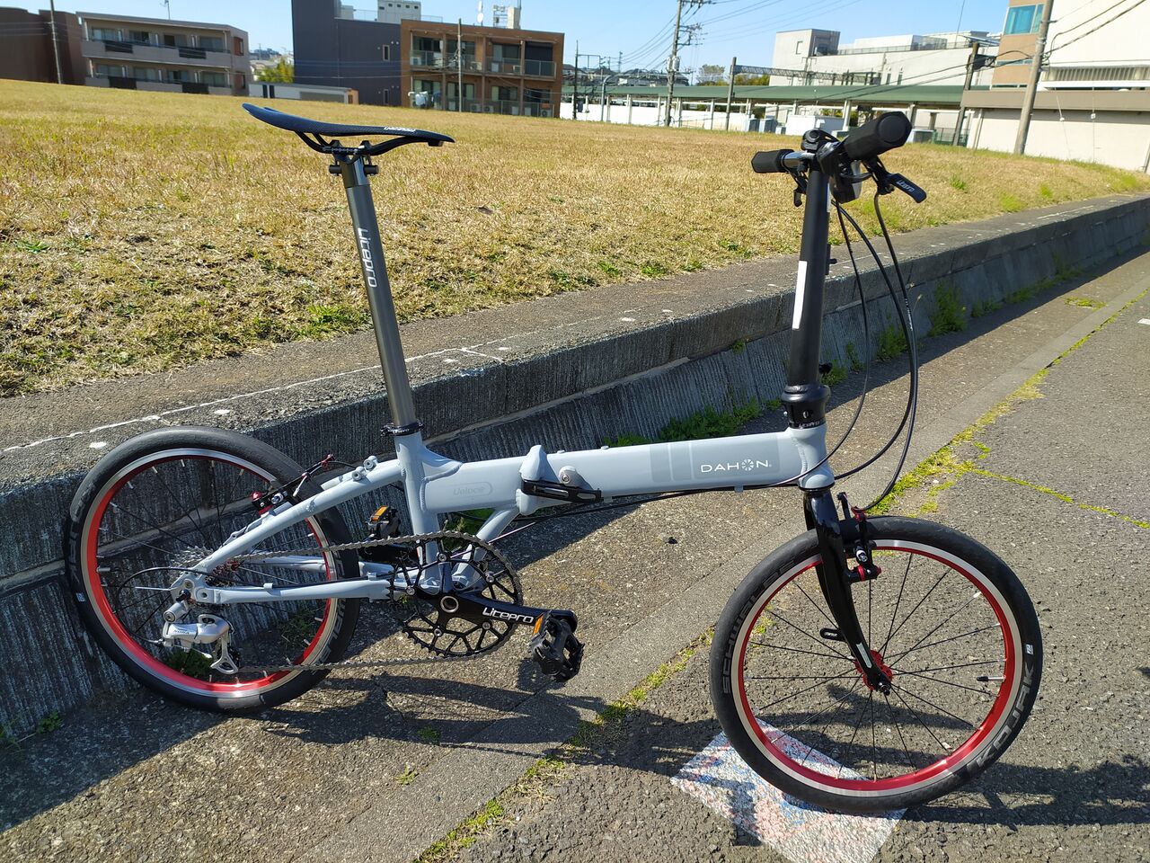 ダホンヴェローチェ 完成編 Bicycle Shop 秘密基地 へようこそ ダホンヴェローチェ 完成編 Bicycle Shop 秘密基地 へようこそ