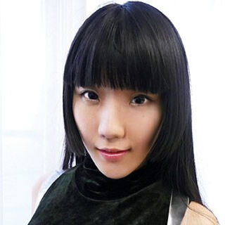 青井いちご 自称貧乳界の巨乳。メンヘラチックな御姿がメルヘン。 青井いちご