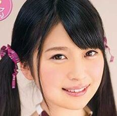 優梨まいな 数少ないロリ巨乳枠として、実績のある彼女を選出。 優梨まいな