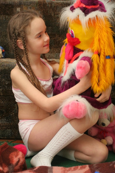 schoolgirl-princess_001_106