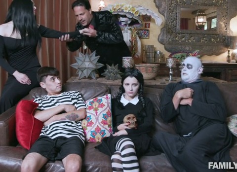 アダムスファミリー　エロ動画像