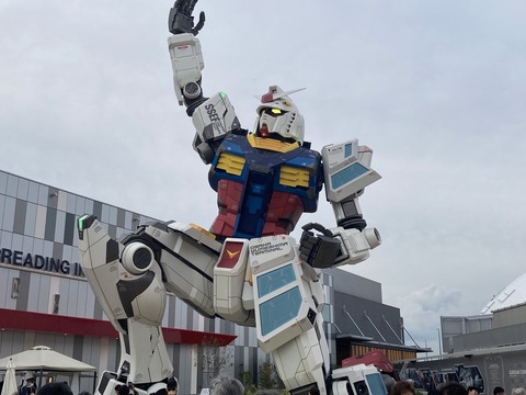 【本領発揮】 中年ロリコン、一人で大阪万博へ行く。