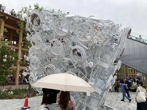 【本領発揮】 中年ロリコン、一人で大阪万博へ行く。