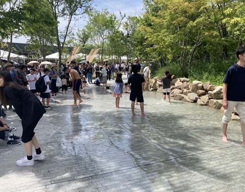 【本領発揮】 中年ロリコン、一人で大阪万博へ行く。