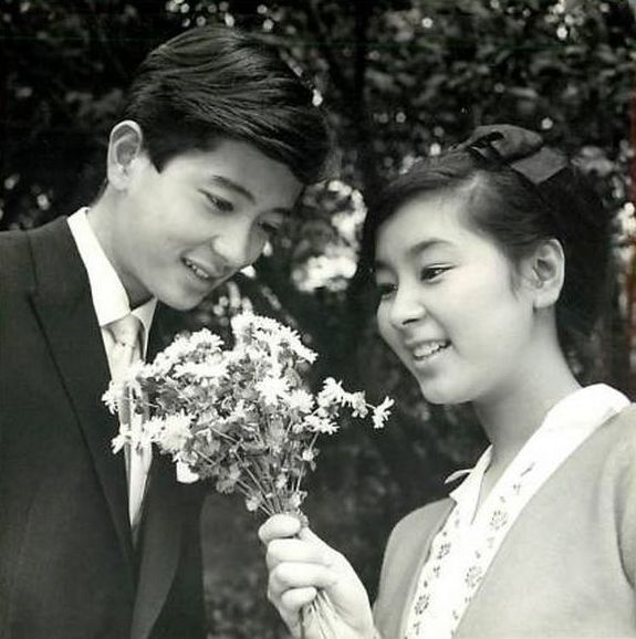 551 太田博之 安田道代 若い時計台 歌うスターたち 2 青春讃歌 8 付 太陽の塔と若い時計台 遊星王子の青春歌謡つれづれ