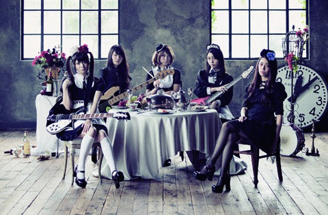 BAND-MAID / alone