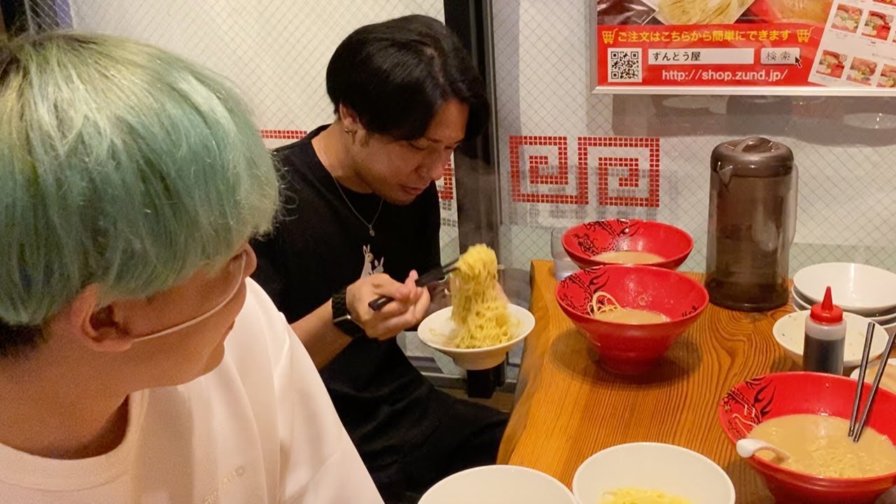 ヒカル 死ぬ気で麺をすすれ ラーメン替え玉大食いに裏ボス捧さんが登場したらマジで化け物すぎた Youtuberコメ速報 ヒカル 死ぬ気で麺をすすれ ラーメン替え玉大食いに裏ボス捧さんが登場したらマジで化け物すぎた Youtuberコメ速報