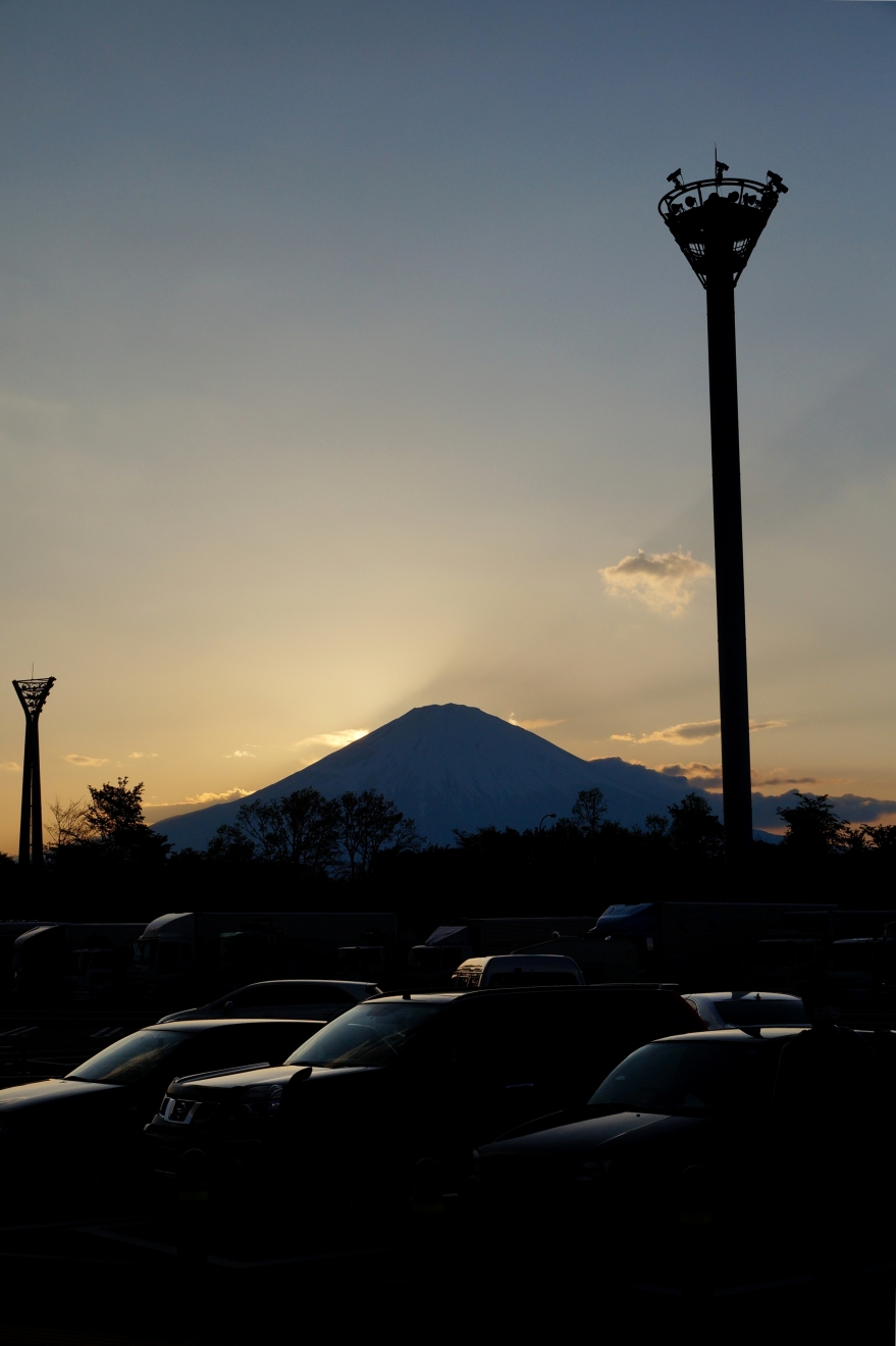 足柄サービスエリアから望む富士山 アマチュアカメラマンのフォトブログ 仮
