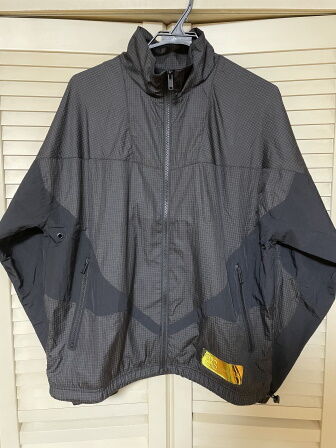 トラックジャケット