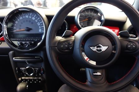 �ߥ˥��å���