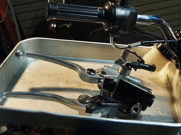 別体フロントマスターシリンダー流用 ｇｘ７５０ ガレージ服部