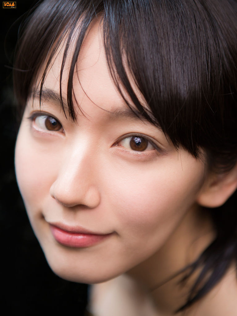 【悲報】吉岡里帆さん、シュークリームもまともに食べられない女の子だったwwwwwwwwwコメントコメントする