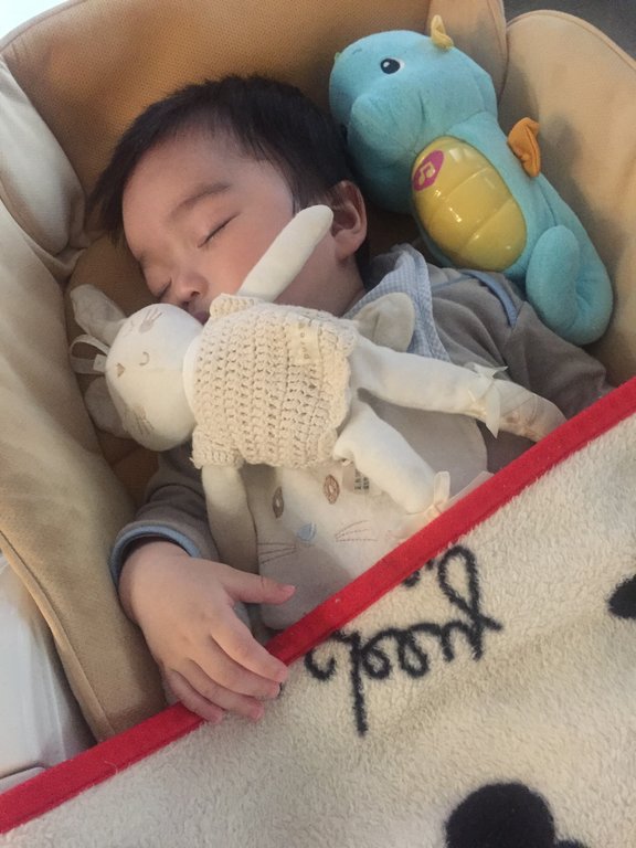 育児 生後８ヶ月から赤ちゃんを一人で寝かせています Yoyo的日記