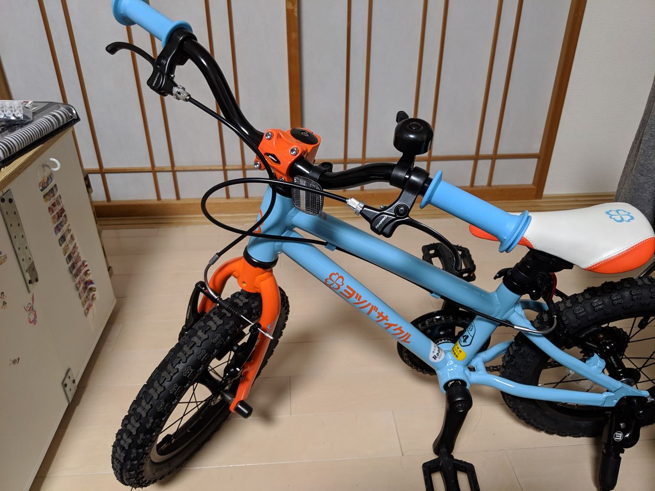 ヨツバサイクル キッズバイク 18インチ 水色/オレンジ 子供用 自転車 18インチ ヨツバサイクル YOTSUBA Zero 18/全4色
