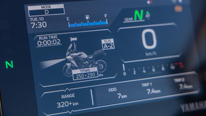 2025-Yamaha-MT09ATRDXCS-EU-Detail-011-03