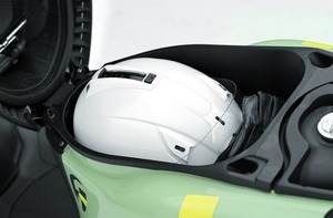 シート下トランク