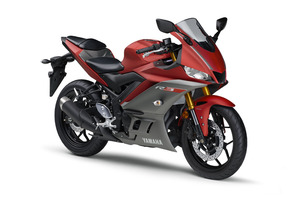 yzf-r3 RED 右前