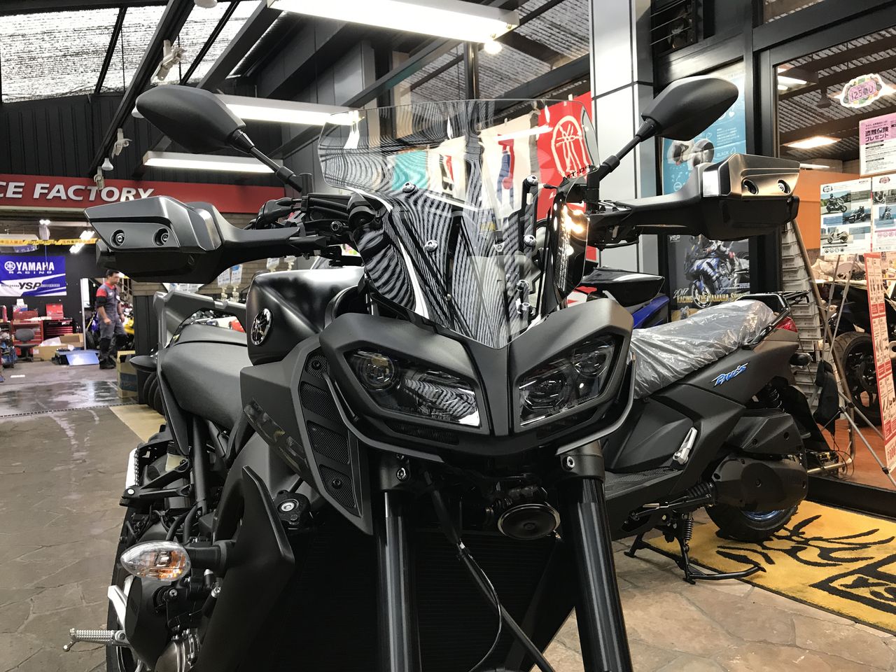 MT-09にMT-09TRACERのハンドガードを取り付けさせて頂きました。 : YSP 