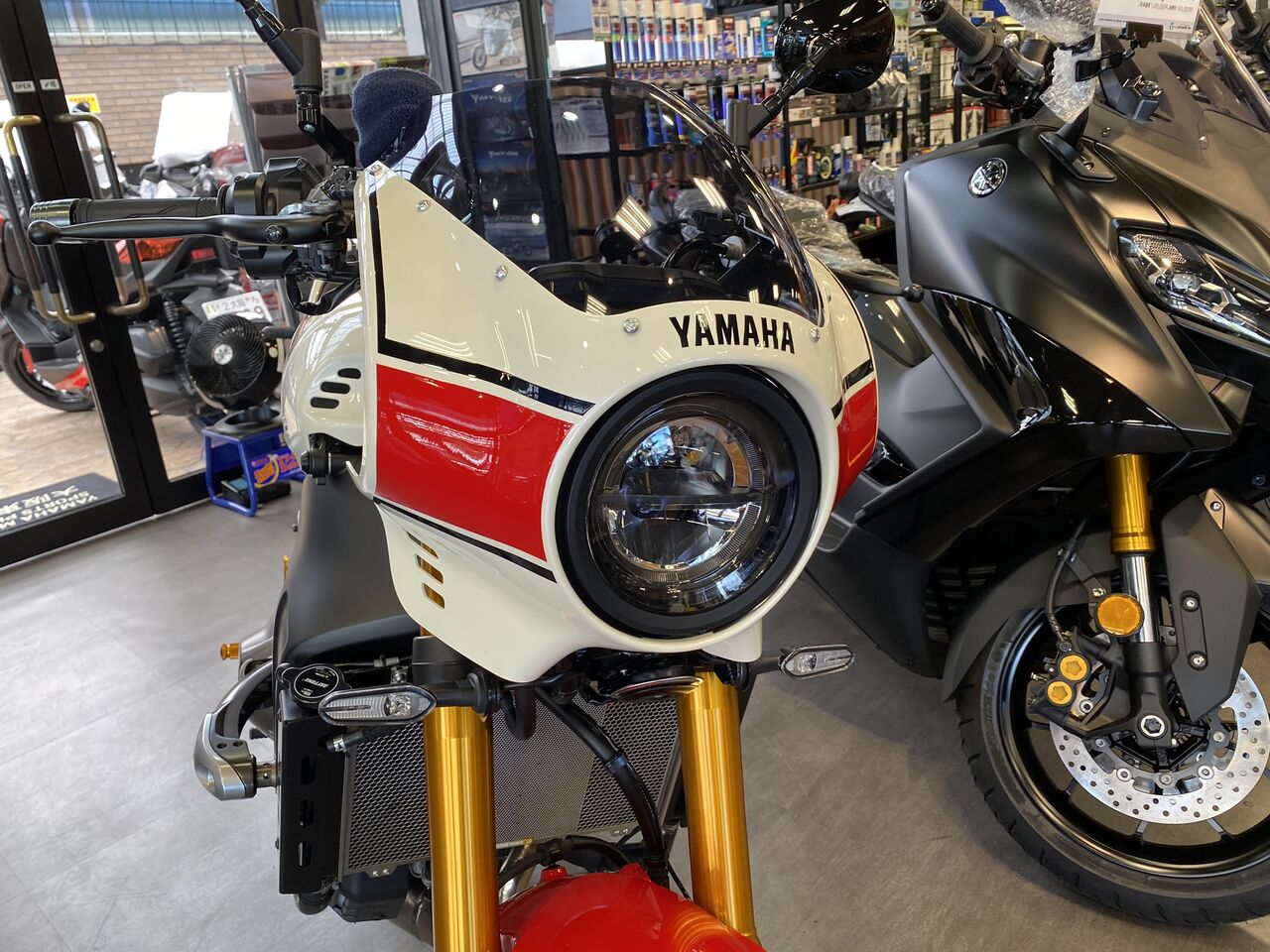 XSR900オーセンティック外装キットを装着させて頂きました XSR900オーセンティック外装キットを装着させて頂きました