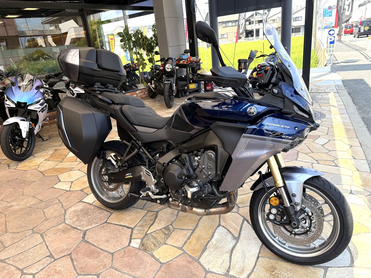 TRACER9GTのケースにヨーロッパヤマハ純正カラーパネルを装着