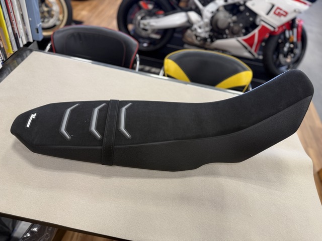 テネレ700 US YAMAHA 純正アクセサリー　ラリーシート TENERE700ヨーロッパヤマハ純正ラリーシートが入荷しました！ : YSP