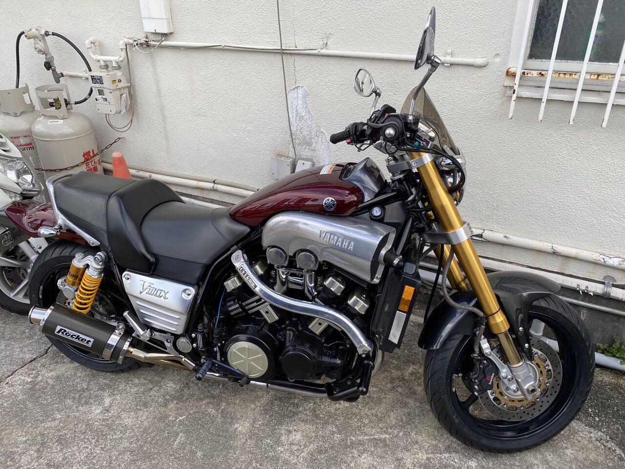 久しぶりにVMAX1200に倒立フォークの組付けをさせて頂きました