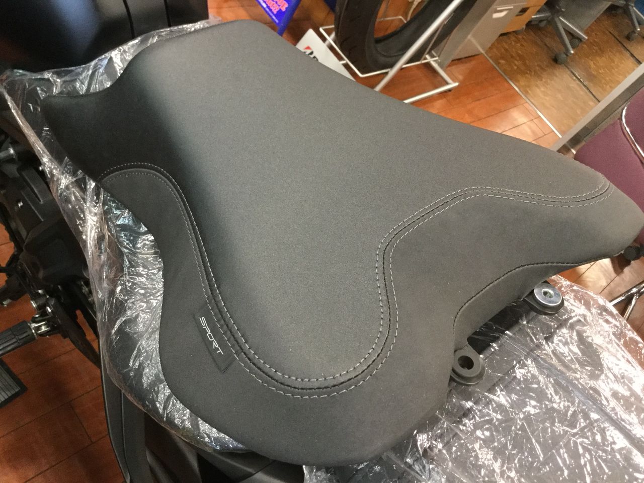 2018〜MT-07用ヨーロッパヤマハ純正オプションハイシート シート