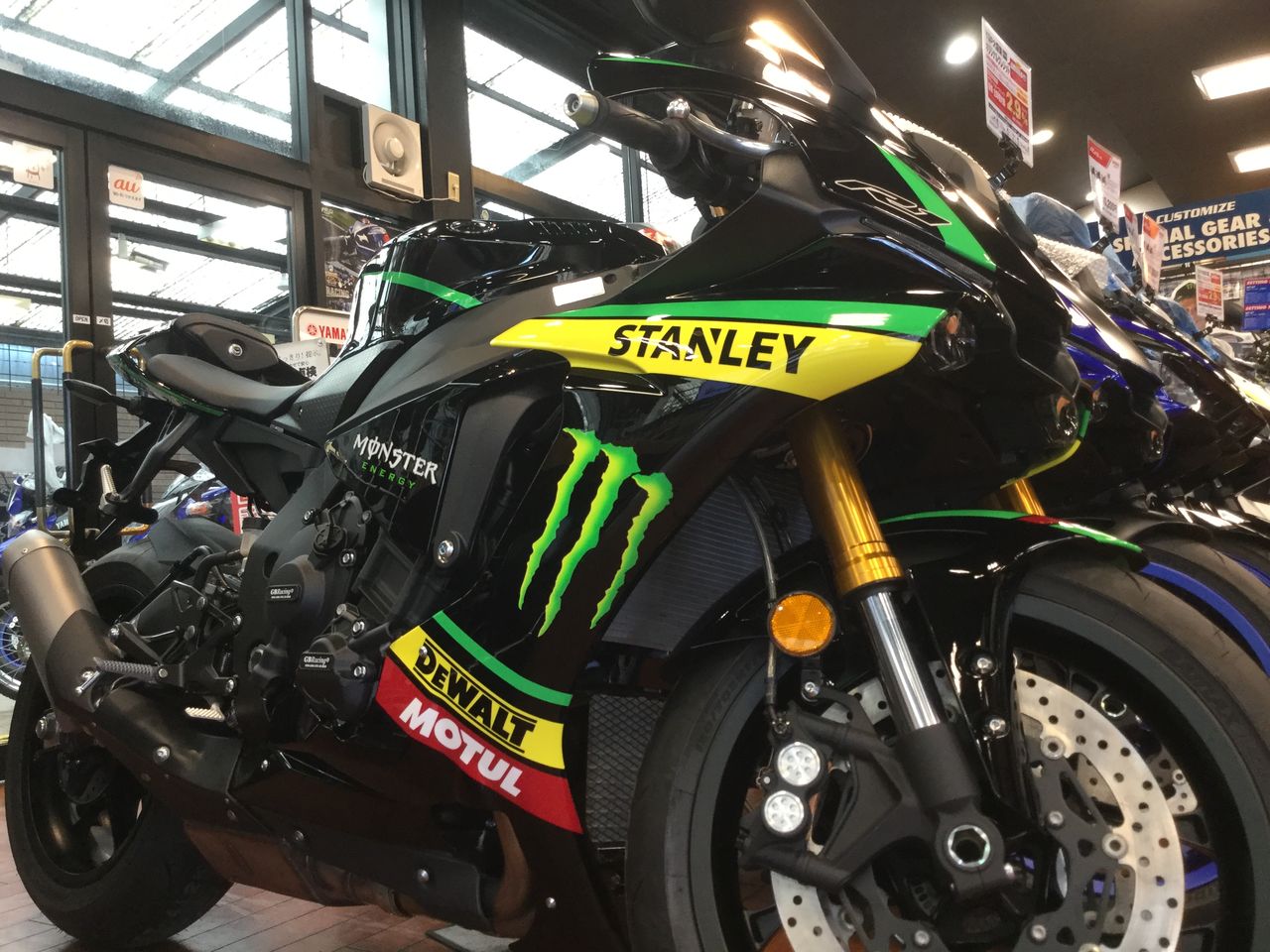 当店オリジナルtech3yzf R3からカスタムペイントtech3yzf R1へ喜びの乗り換えです Ysp大阪東 ヤマハな休日の為に 当店オリジナルtech3yzf R3からカスタムペイントtech3yzf R1へ喜びの乗り換えです Ysp大阪東 ヤマハな休日の為に