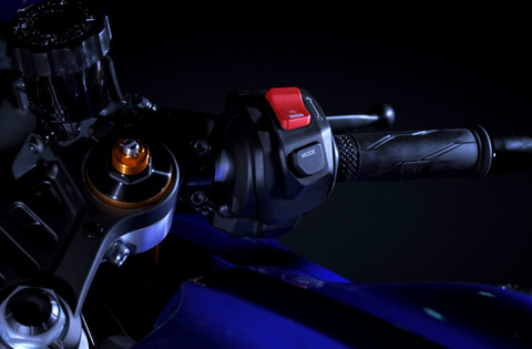 yzf-r7_feature_003_2026_001