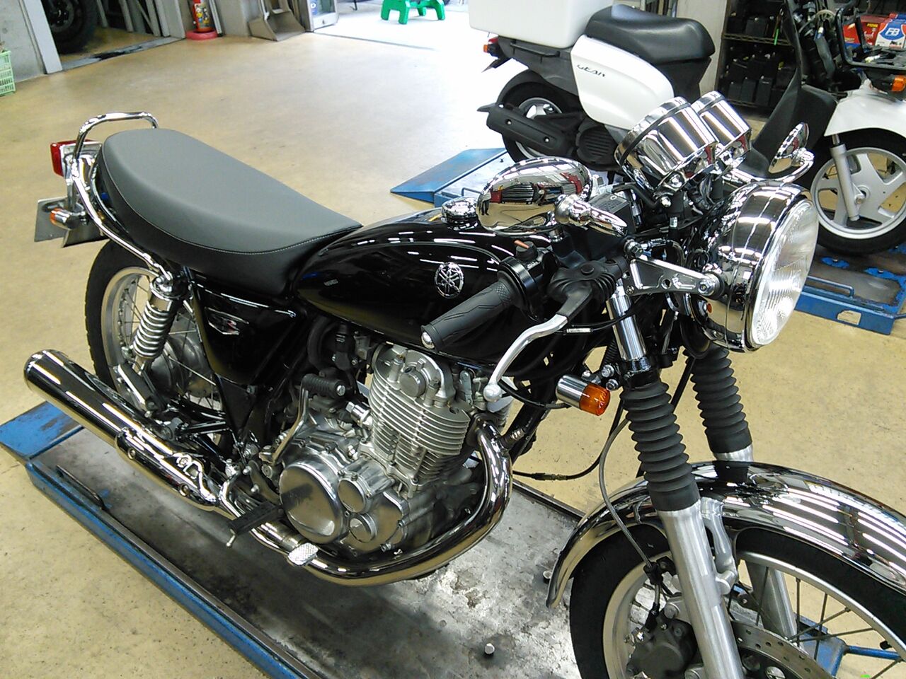 sr400 セパレートハンドルキット不明の商品があります