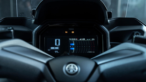 2025-Yamaha-XMAX300ASVH-EU-Detail-005-03