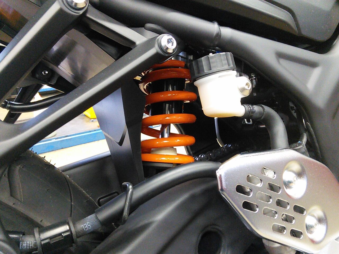 50%OFF!】 ヤマハ KYBサスペンションリア YZF-R25・R3 MT-25・03:新着商品 50%OFF!】 ヤマハ KYBサスペンションリア YZF-R25・R3 MT-25・03:新着商品