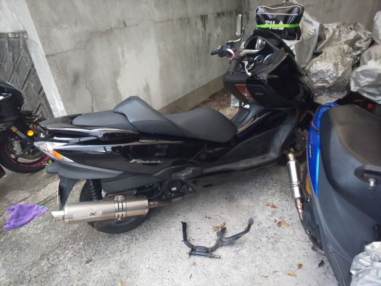 小さいバイクと生きていく フォルツァ Mf10 センタースタンドを付けるッ 小さいバイクと生きていく フォルツァ Mf10 センタースタンドを付けるッ