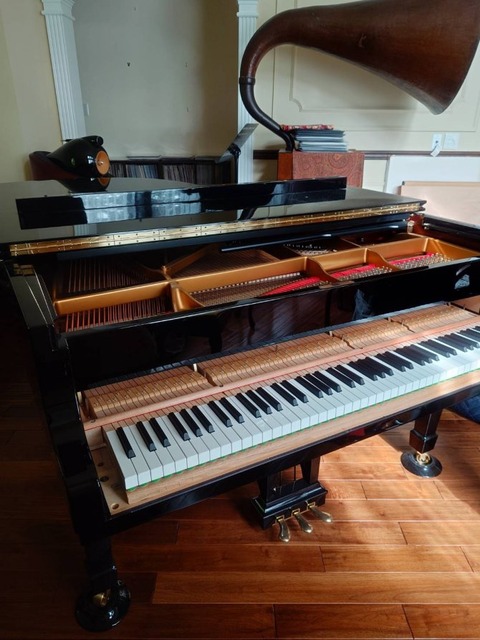 250422steinwayB-01