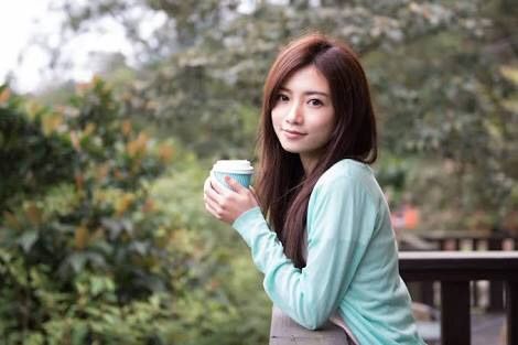 30代独身男性がキャバクラとかガールズバーの女性にハマる理由を考えてみた ぽっちゃりメガネのダンディズム