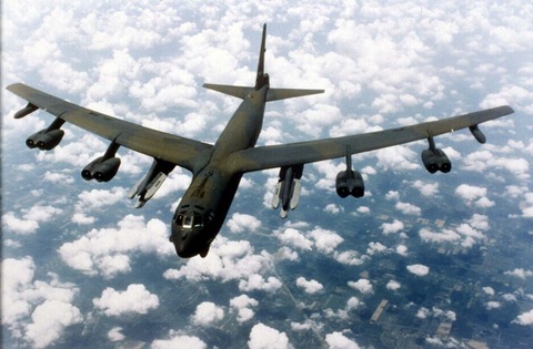 B-52_flying_over_clouds