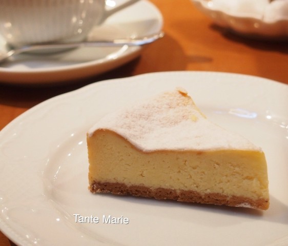濃厚なカマンベールチーズケーキ タント マリー 丸の内oazo ﾟサロンのsweet Time