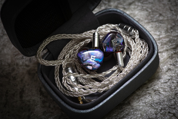 TRI Starsea  IEMハイブリッドイヤホン+おまけ付き Amazon.co.jp: TRI Starsea ハイブリッドイヤホン カナル型