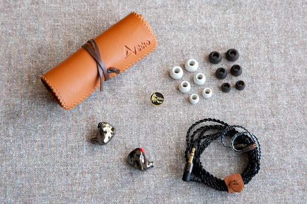 ikko OH10 Obsidian／丹銅製ハウジングイヤホン Obsidian OH10 - In-Ear Monitors - High Fidelity | iKKO Audio