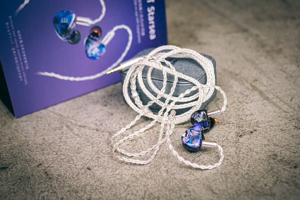 TRI Starsea  IEMハイブリッドイヤホン+おまけ付き Amazon.co.jp: TRI Starsea ハイブリッドイヤホン カナル型