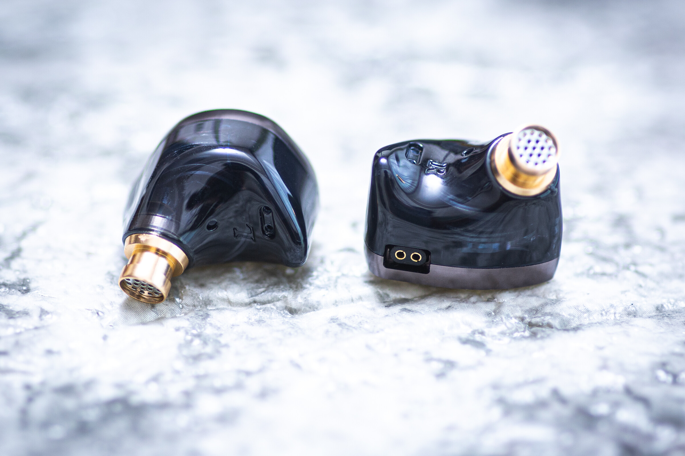 BQEYZ TOPAZ 蜂鳥 BQEYZ TOPAZ（蜂鳥）」 9層ピエゾ＋13mm LCPドライバー搭載