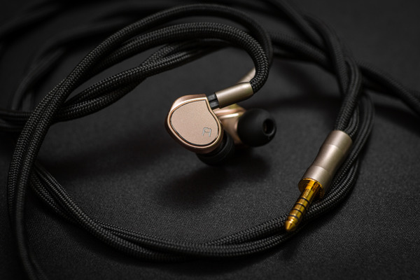 ESSENCE AUDIO JE-F1 pro(4.4mm-2pin) ケーブル・シールド ESSENCE AUDIO JE-F1 pro(4.4mm-2pin) ケーブル・シールド