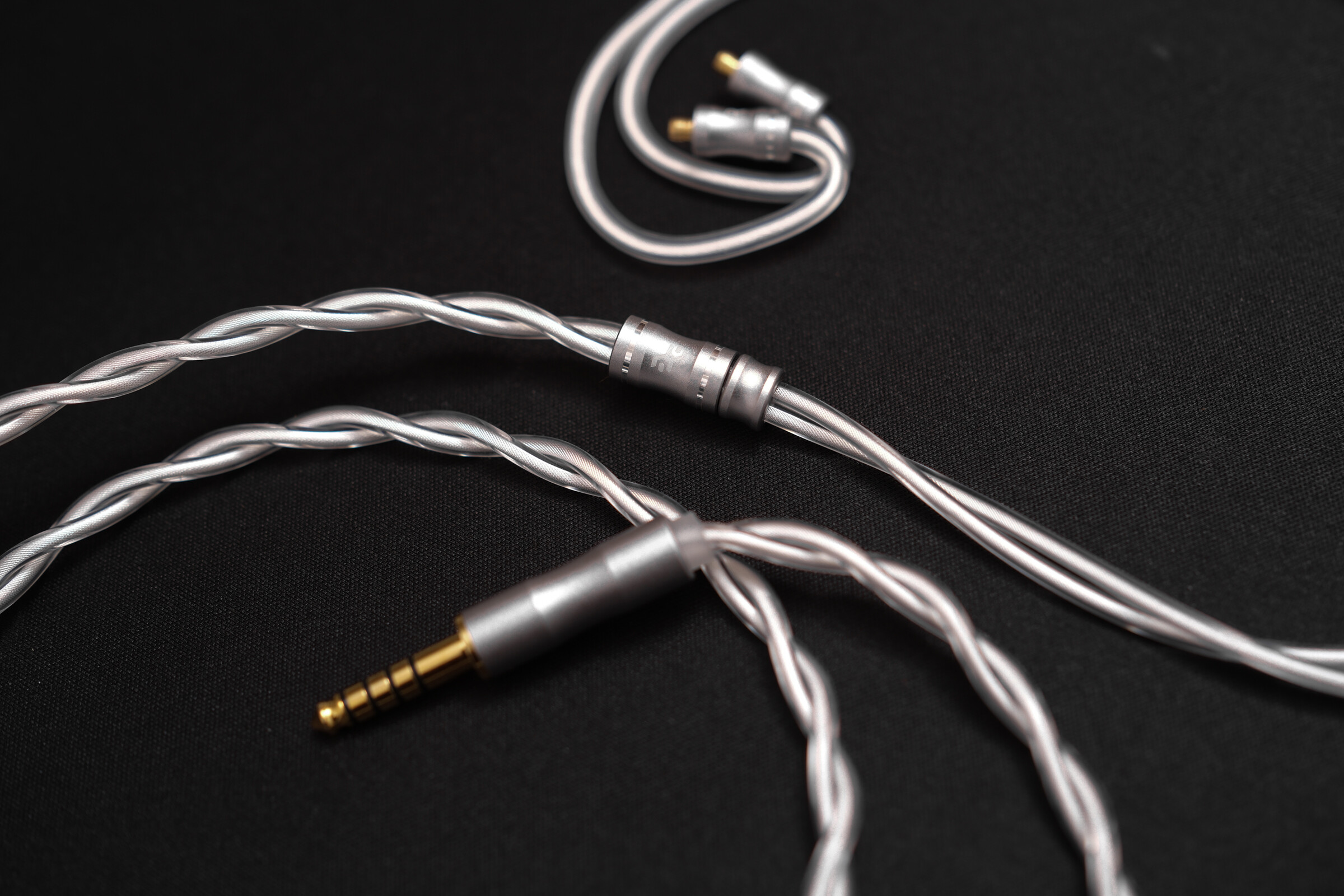 Elysian Acoustic Labs PILGRIM』中〜高域が非常にクリーンで美しく