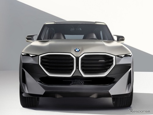 BMW「XM」公開！ V8＋モーターのPHV